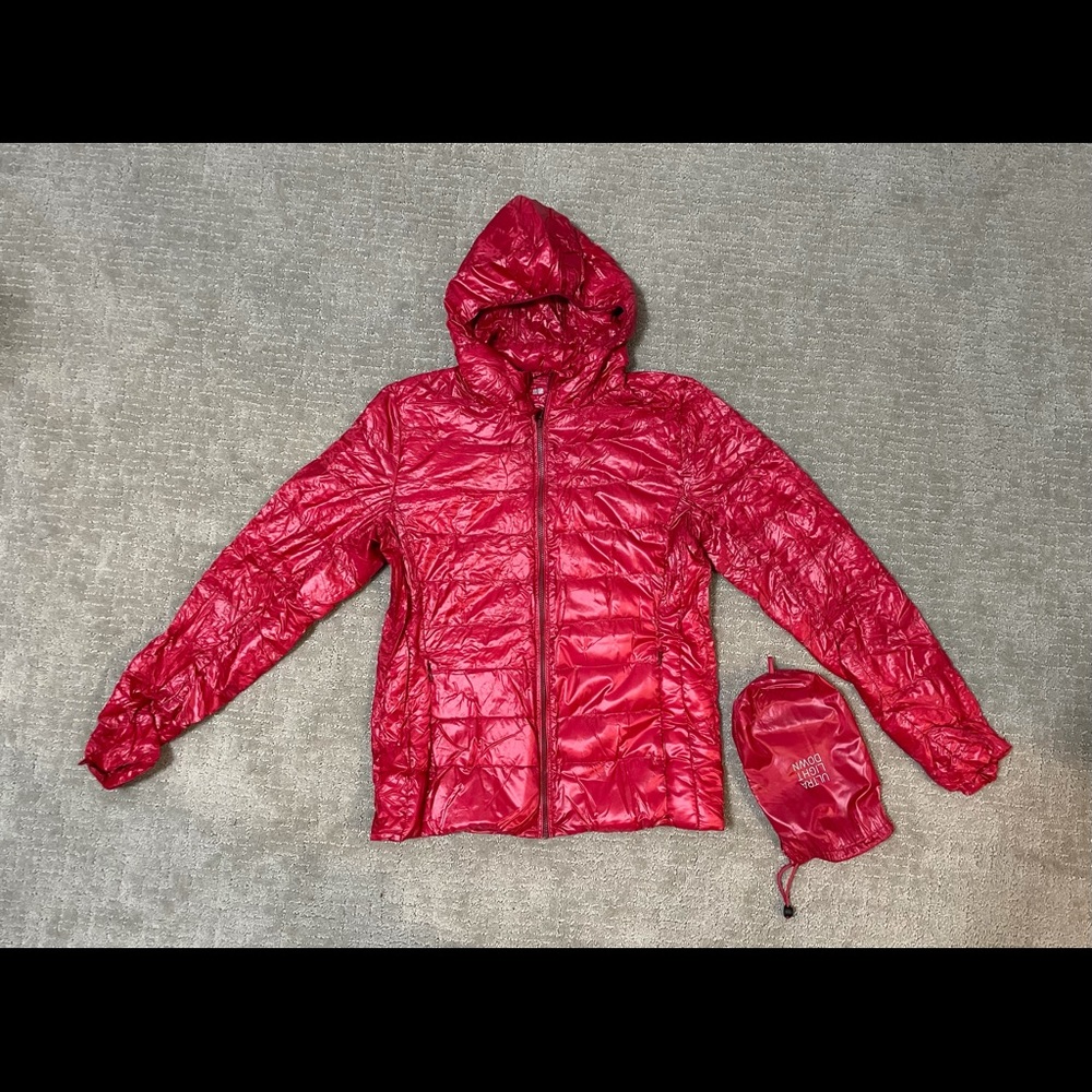 Uniqlo Women’s Ultra Light Down Puff Jacket
